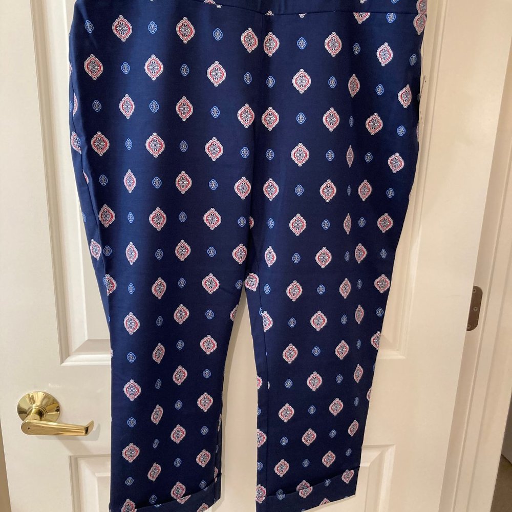 Dana Buchman Slimming Capri Summer Navy Medallion Print XL NWT